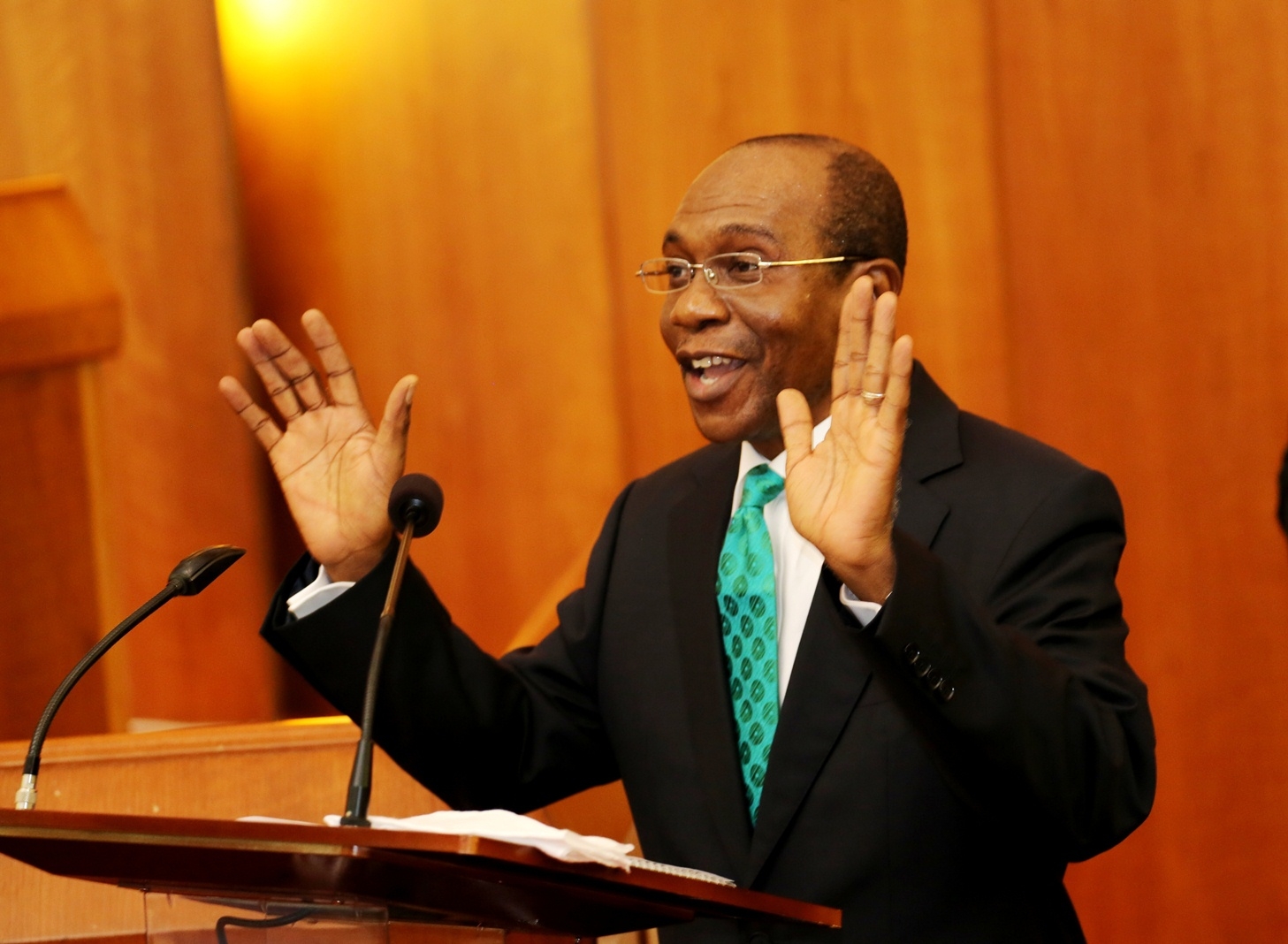 Nigéria-Godwin-emefiele-Criptomoedas-bitcoin-banco-central-cbn-África