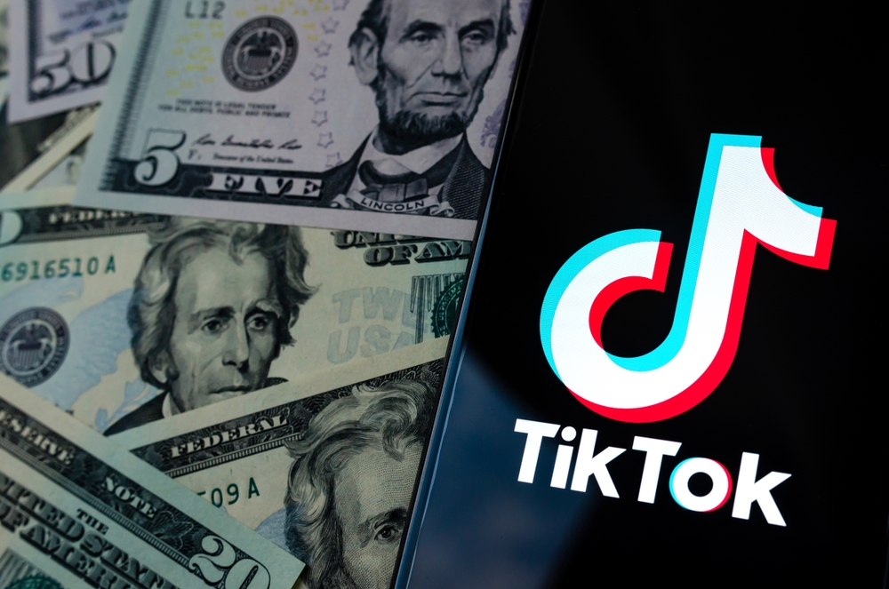 TikTok-criptomoedas-regulamentação-empresa-mercado-Anúncios-enganosos-enganoso-Anúncio-fraudulento-Martin-Bamford