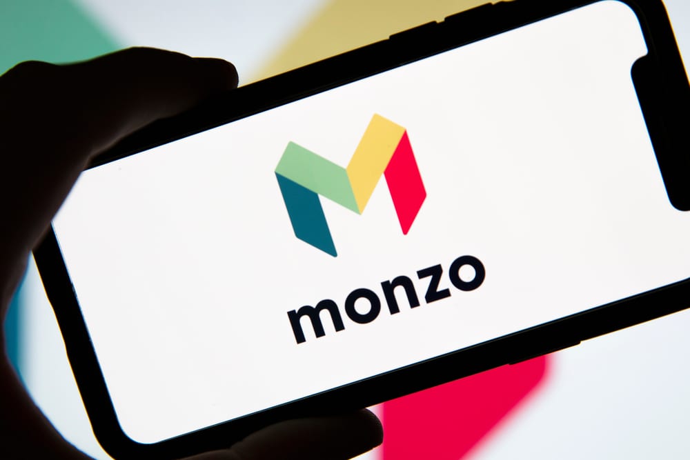 Reino-unido-criptomoedas-proibição-monzo-bancos-cliente-starling-clientes