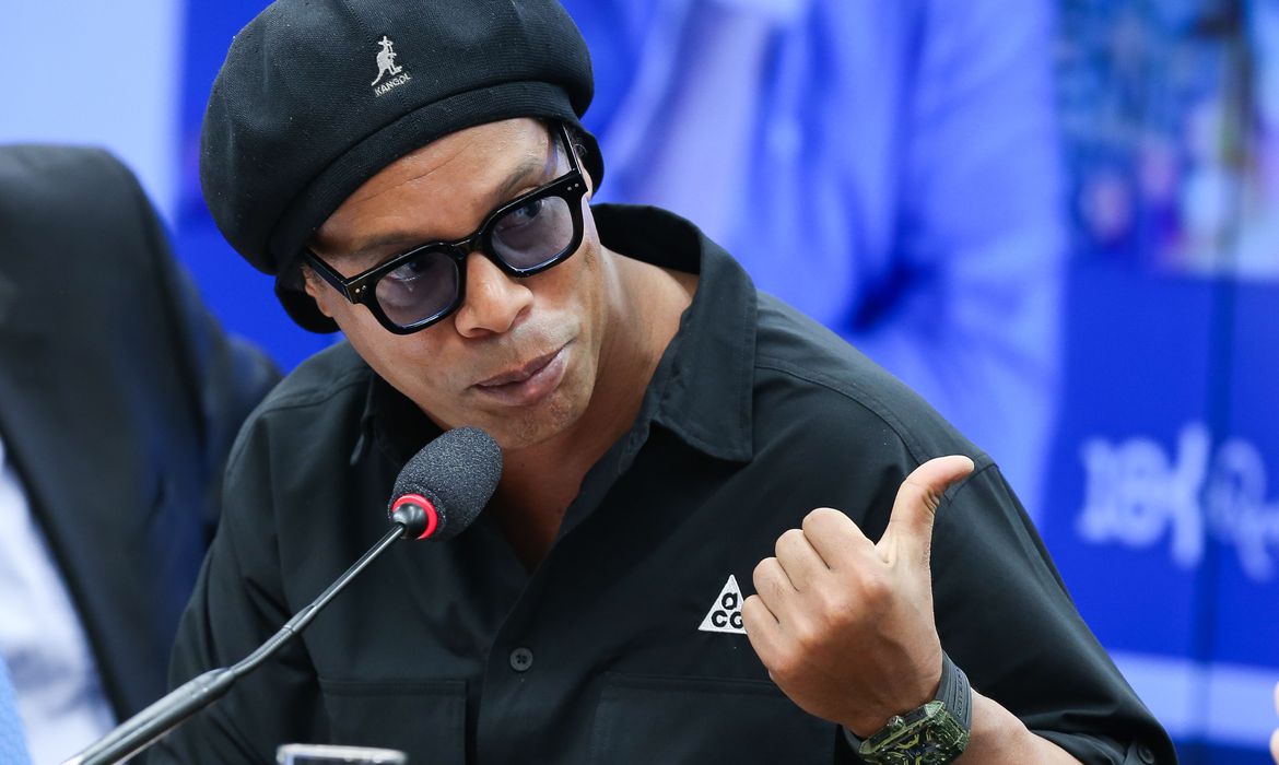 Ronaldinho Gaúcho - Bitcoin Angola