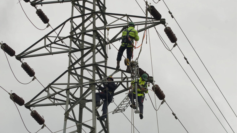 linhas eléctricas por materiais supercondutores