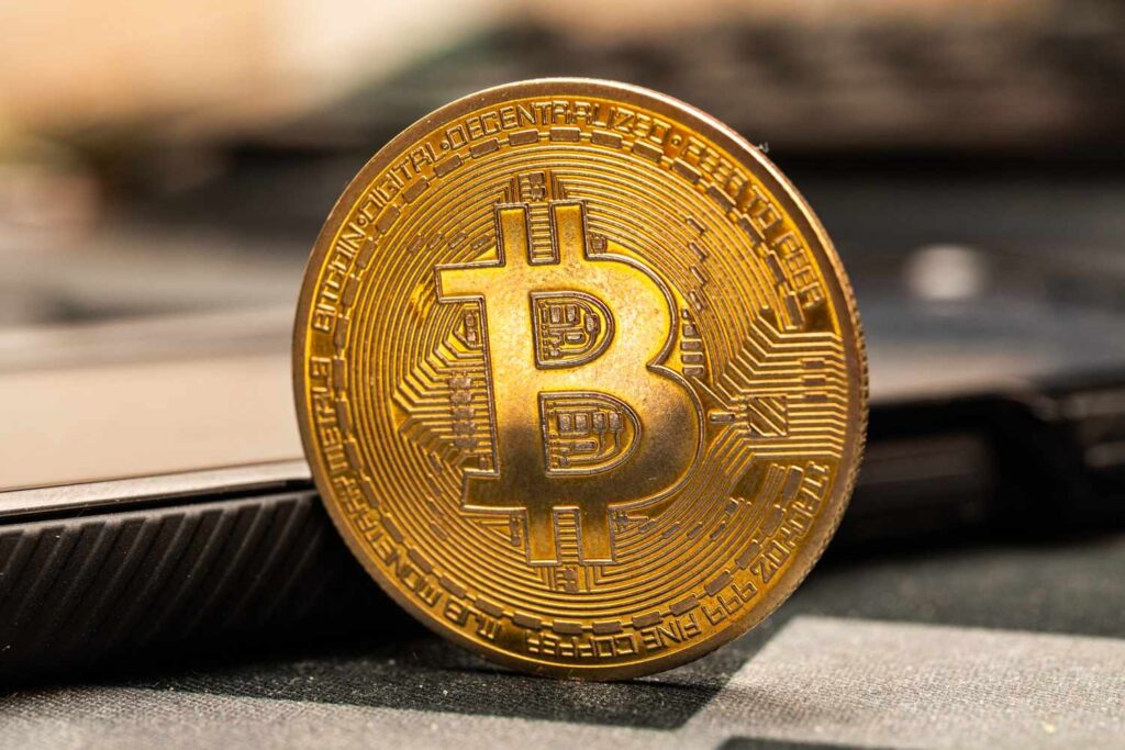 Bitcoin forma fundo nos US$ 80 mil mas atividade das baleias indica que mais quedas podem ocorrer Bitcoin forma fundo nos US$ 80 mil mas atividade das baleias indica que mais quedas podem ocorrer